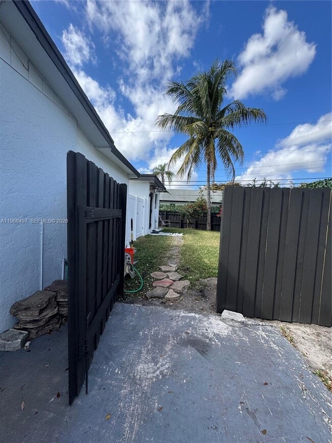 Photo - 1710 SW 99th Terrace Unit 02