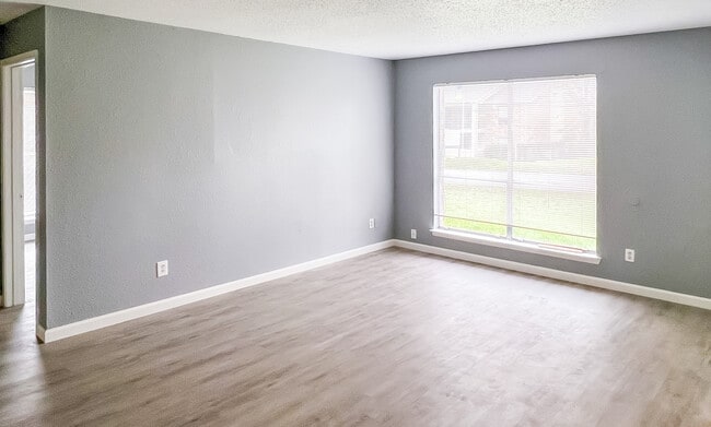 Photo - 200 Uhland Rd Unit 4