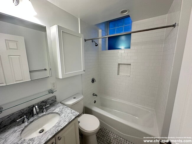 Photo - 18 Chauncy St Unidad B