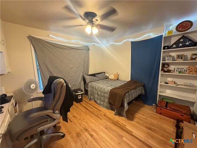Photo - 726 Encino Dr