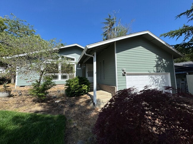 Photo - East Roseburg 3-Bedroom, 2-Bath close to Eastwood School