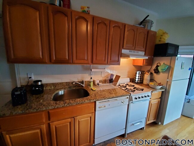 Photo - 43 Bay State Rd Unit 4F