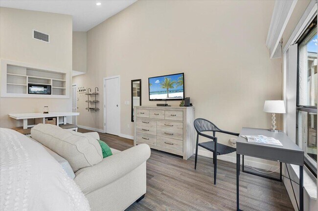 Photo - 11863 Wimbledon Cir Unit 543
