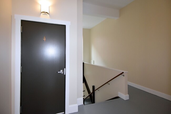 Building Photo - 2301 Mission St Unit 202