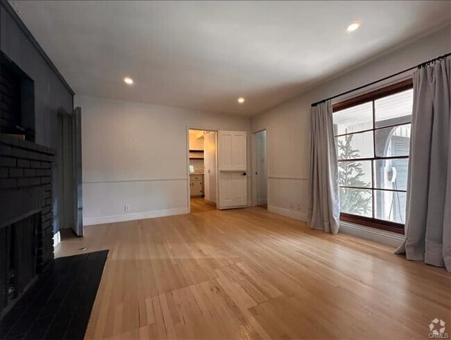 Building Photo - 3021 W Clark Ave Rental