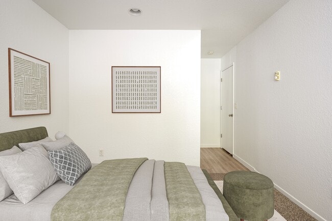 Building Photo - Haven Lake Oswego Rental