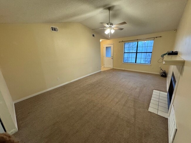 Photo - 800 Christian Dr