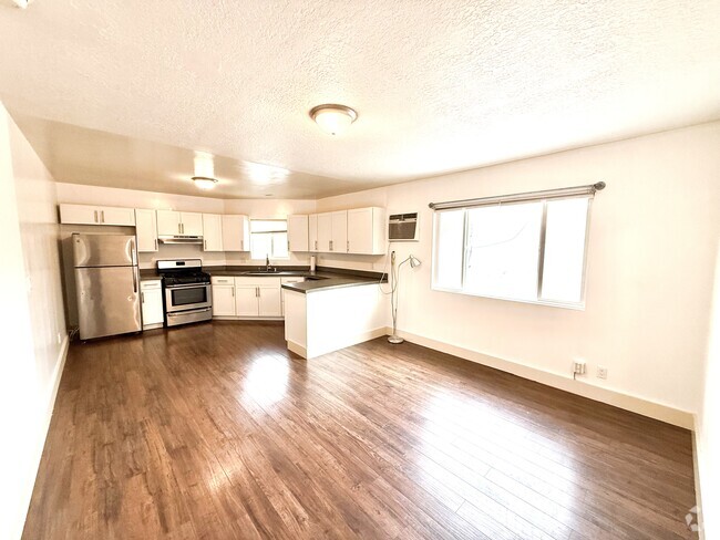 Building Photo - 2821 1/2 S. Sycamore Ave. Unit 2821 S. Sycamore Ave Rental