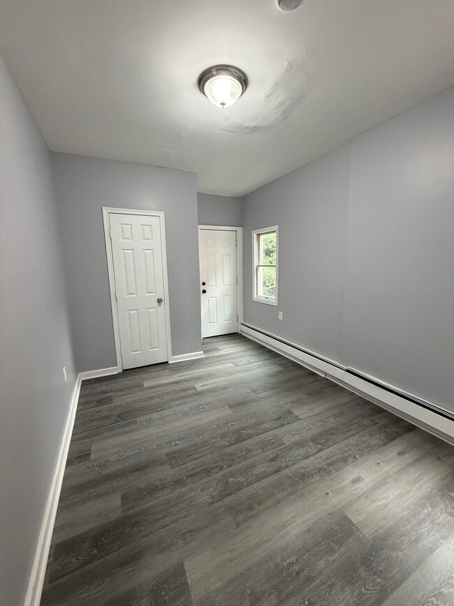 Photo - 25 Oak St