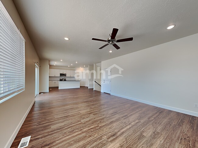 Photo - 1187 N Golden Spoke Dr