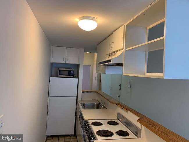 Building Photo - 1203 Locust St