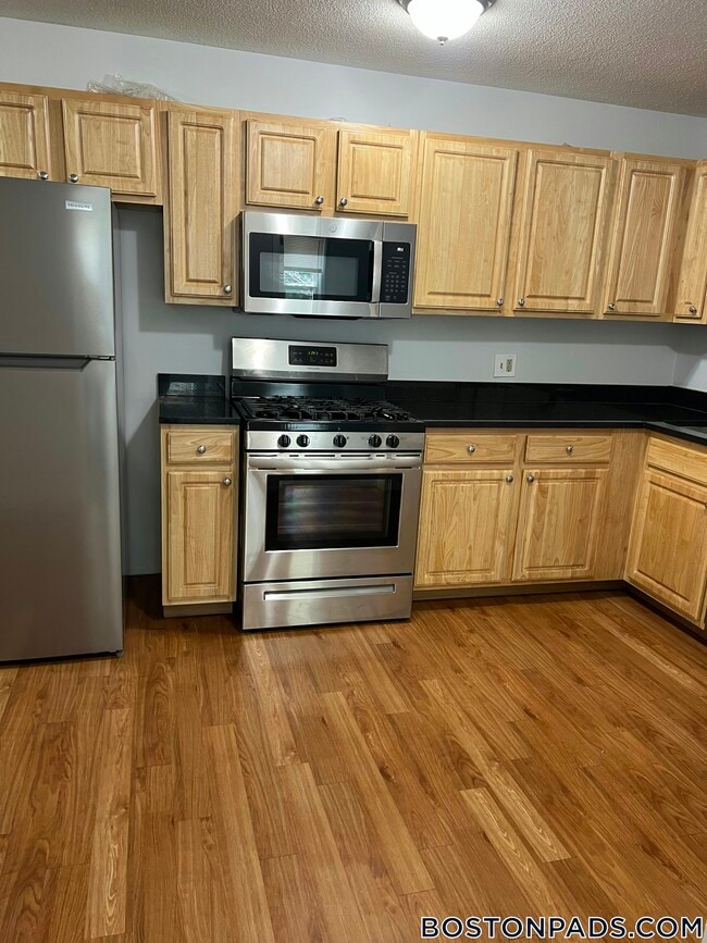 Photo - 675 N Main St Apartment