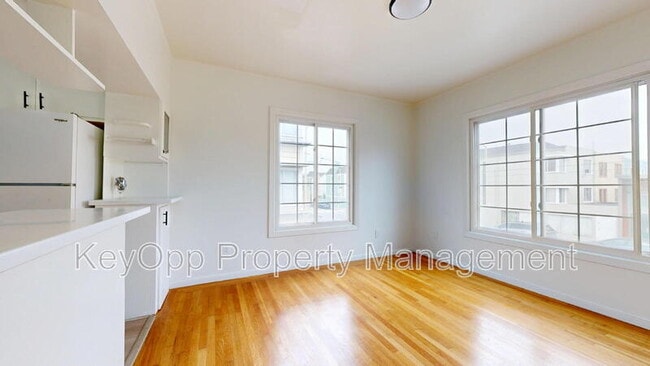 Photo - 2337 Judah St