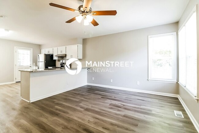Photo - 3 Bedroom Pet-Friendly Home in GARNER, NC with Main Street Renewal