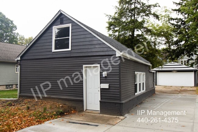 Photo - 17645 Lakeport Ave Unit Small house