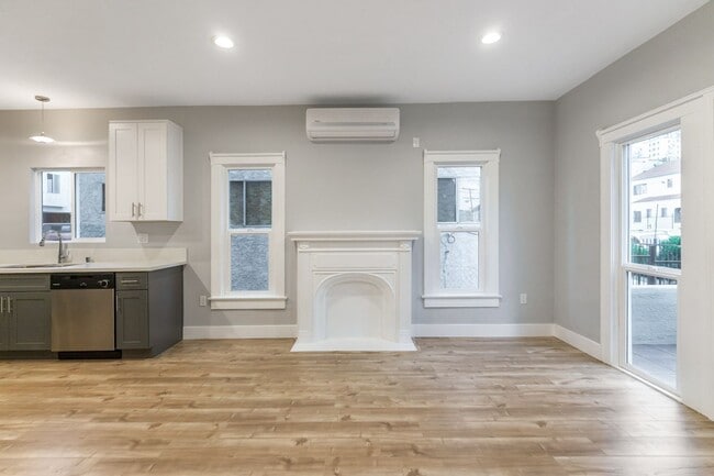 Photo - Beautiful 2 bedroom in Echo Park/Silver Lake with parking! Unit 415 Coronado