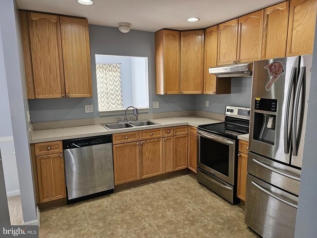 Photo - 46 Desert Rose Way