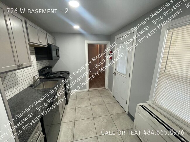 Photo - 726 W Norwegian St Unit 2