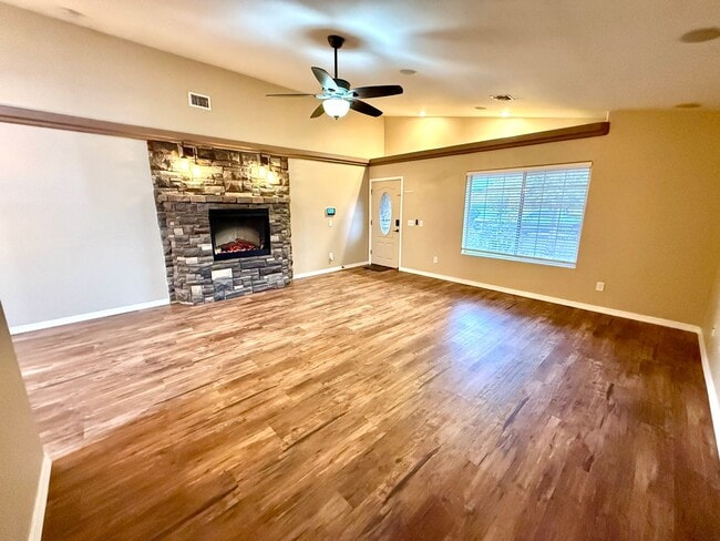 Photo - Beautiful 3-Bedroom Home with Solar!—Near Hualapai Mountain Rd