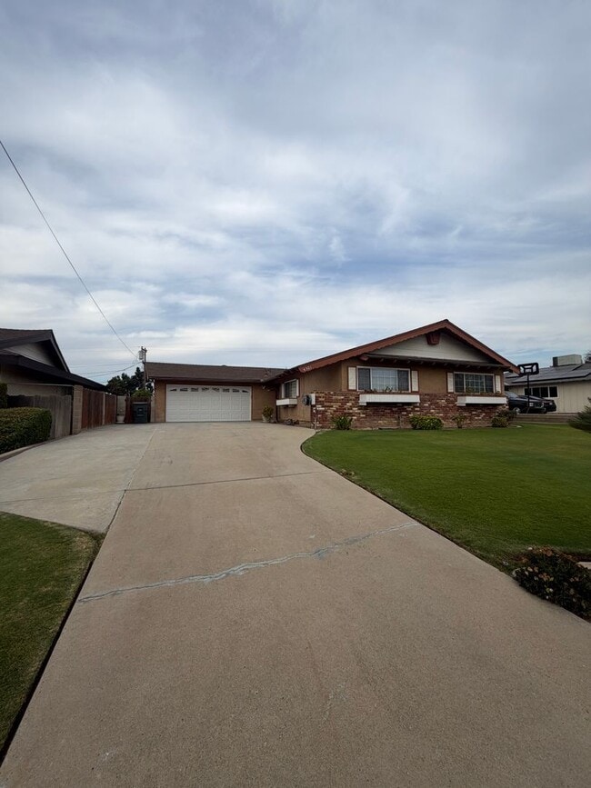Photo - 4301 Skye Dr