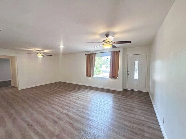 Photo - 812 Bracken Ave