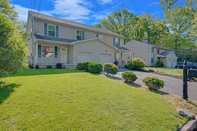 Photo - 519 Carmine Ave