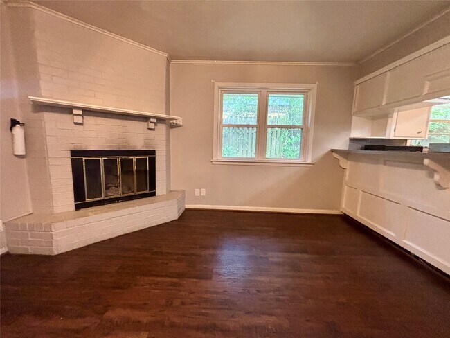 Photo - 2013 Oaklawn Dr