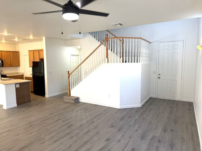 Photo - BEAUTIFUL 4 BEDROOM, 2.5 BATH HOME