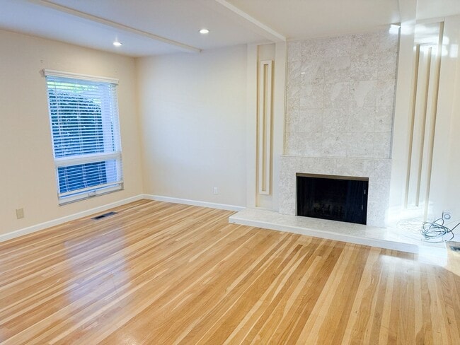 Photo - 6403 Tamalpais Ave