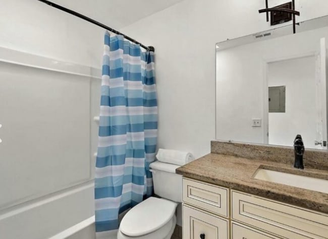 Photo - 226 E Cedarwood Cir