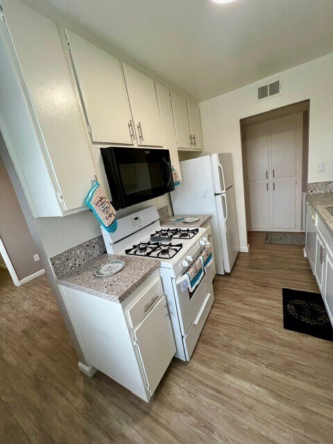 2- Bedroom - Kitchen