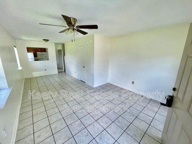 Photo - 125 Country Ln