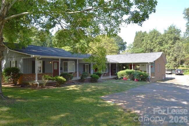 Building Photo - 221 Kelly St Unit 3