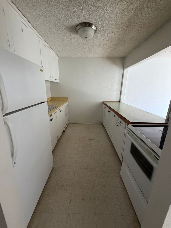 Photo - 1 Bedroom, 1 Bathroom - Triplex - South Suburbs