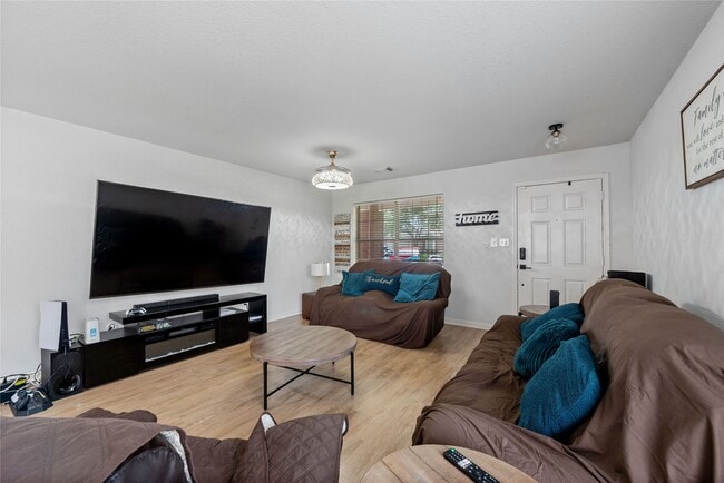 Photo - 17142 Carshalton Ct
