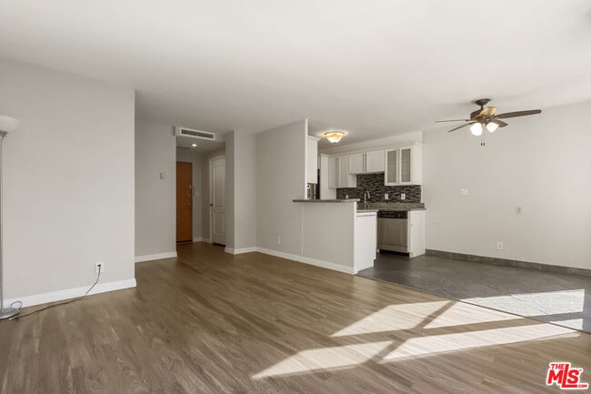 Photo - 100 Atlantic Ave Unidad 516