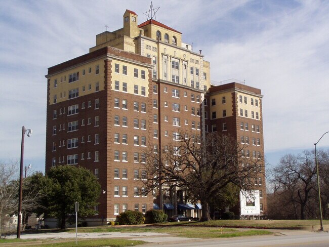 Lake Cliff Tower Condominiums - Lake Cliff Tower Condominiums