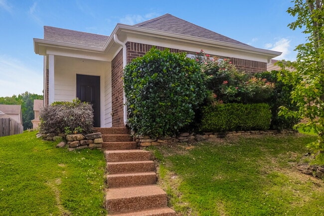 Photo - 1497 Pemberton Ln