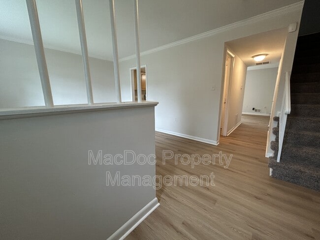 Photo - 2538 Sedgewick Pl