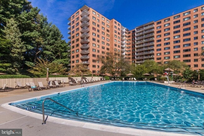 Photo - 4201 Cathedral Ave NW Unit 301E