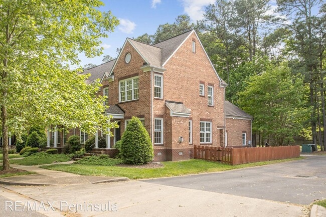 3 br, 2.5 bath House - 263 Herman Melville - 3 br, 2.5 bath House - 263 Herman Melville