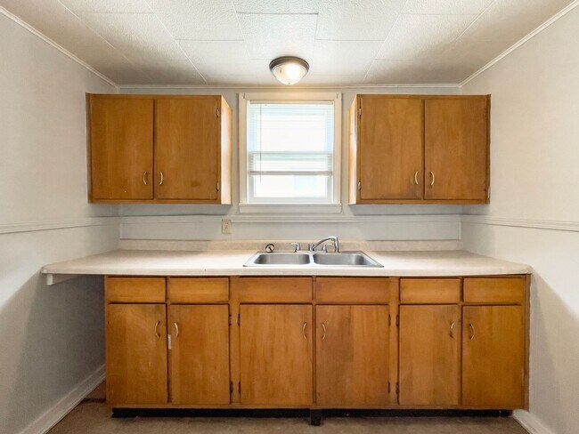 Building Photo - Southside of Muncie Rental