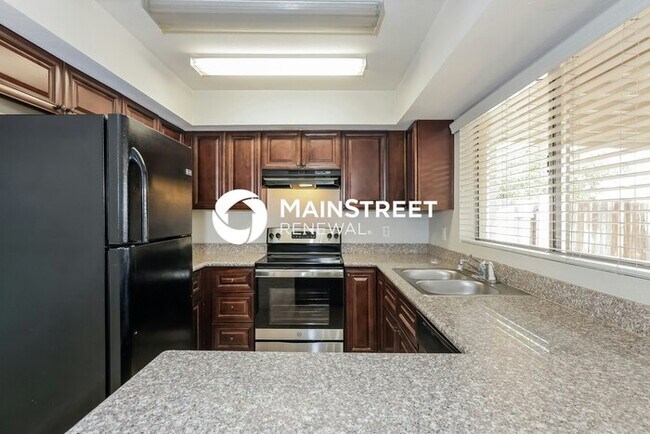 Photo - 3 Bedroom Pet-Friendly Home in Phoenix, AZ with Main Street Renewal