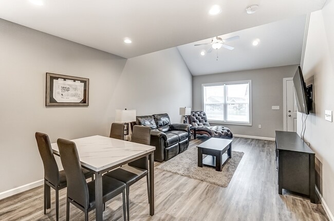 2 Story 2 Bedroom - Ledgestone Townhomes