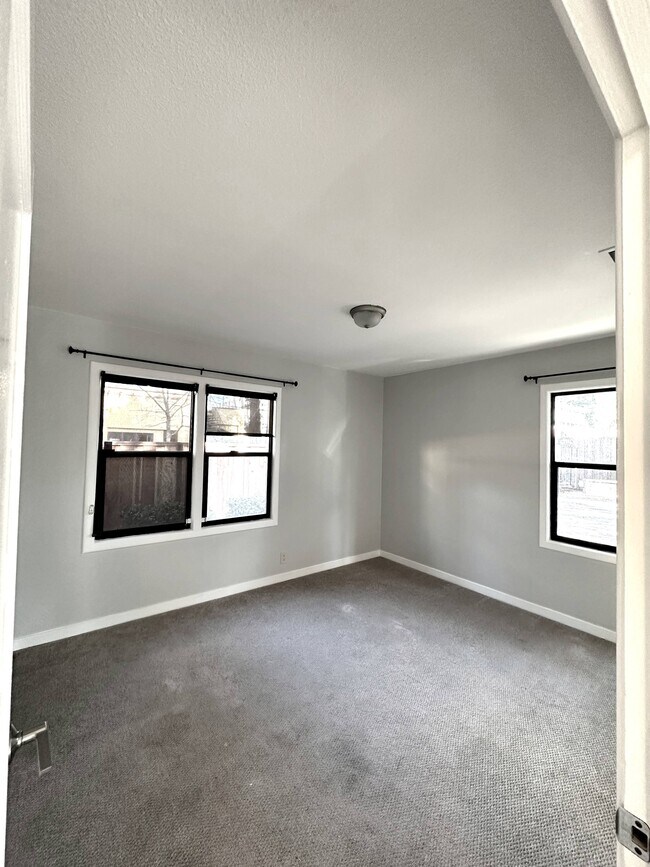 1-32 Hawthorne Way