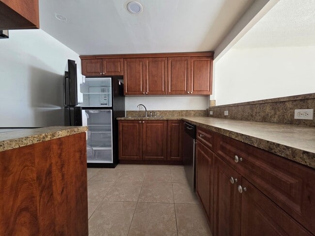 Photo - 470 Executive Center Dr