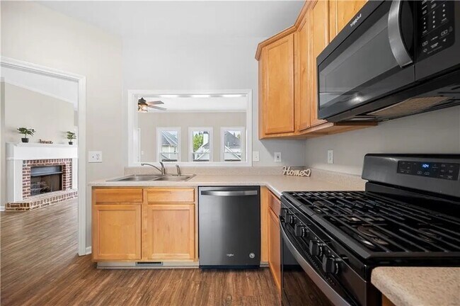 Photo - 4844 Liberty Plz