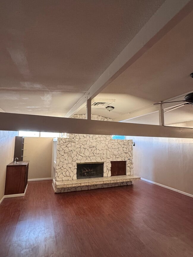 Photo - 225 S Wallace Dr