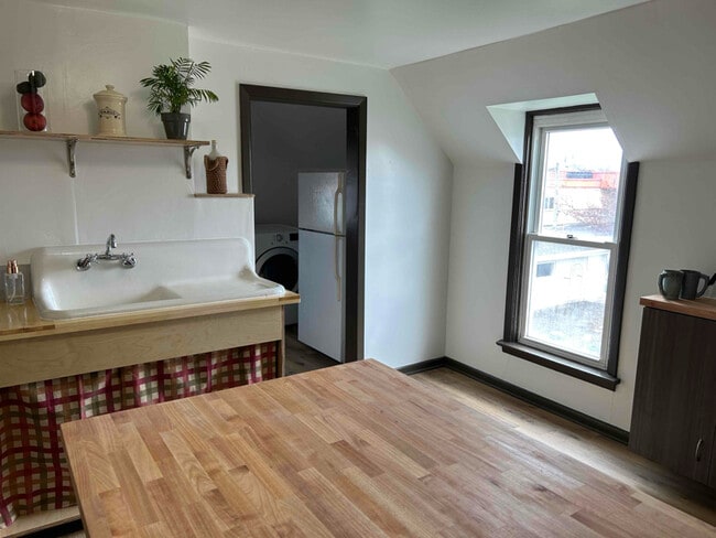 Photo - 1416 Elm Ave Unit Upstairs