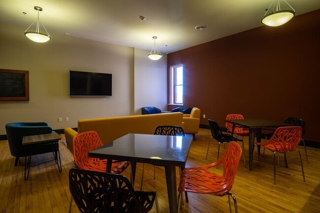 Photo - Washington School Apartments